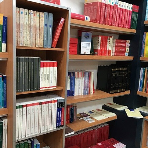 Libros y Prensa - Libreria Interior 4